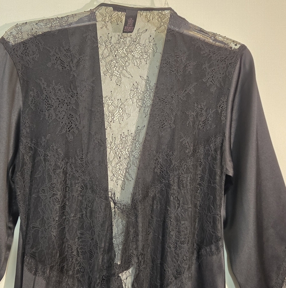 Victoria's Secret Robe - Picture 11 of 11